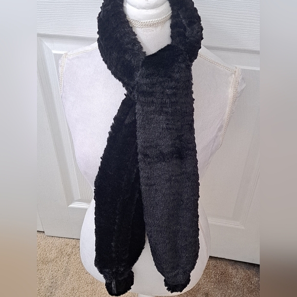 Black Faux Fur Scarf With Poms By Posh Plush - Picture 1 of 6